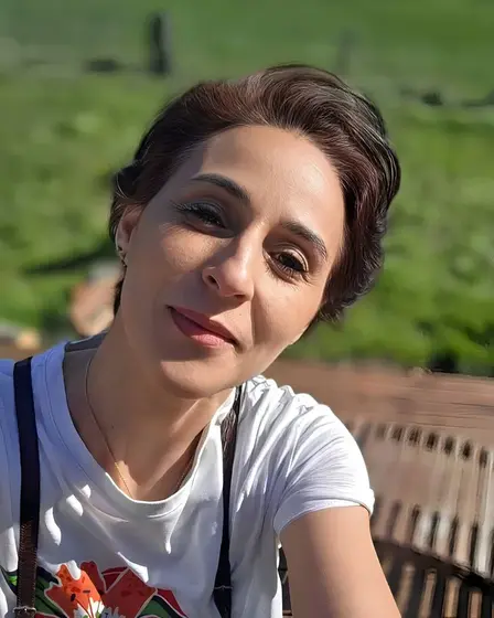 Ella, coach de transformation profonde pour femmes à haute intensité émotionnelle